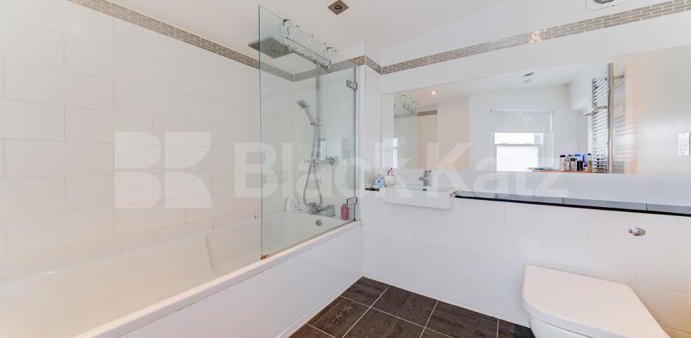 			2 Bedroom, 1 bath, 1 reception Flat			 Hillmarton Road, HILLMARTON CONSERVATION